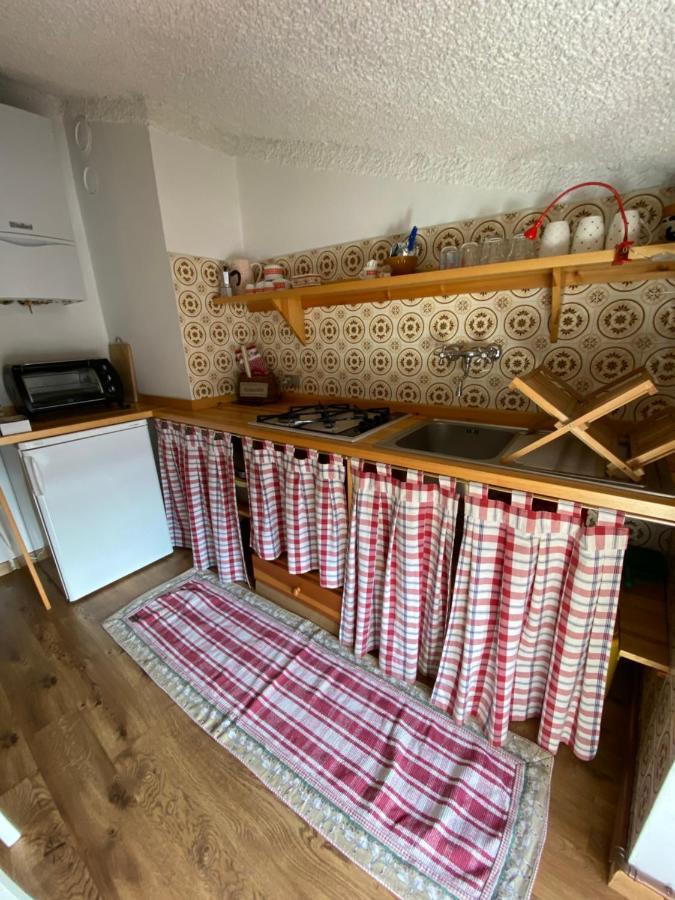 Mansarda Petronilla Leilighet Piazzatorre Eksteriør bilde